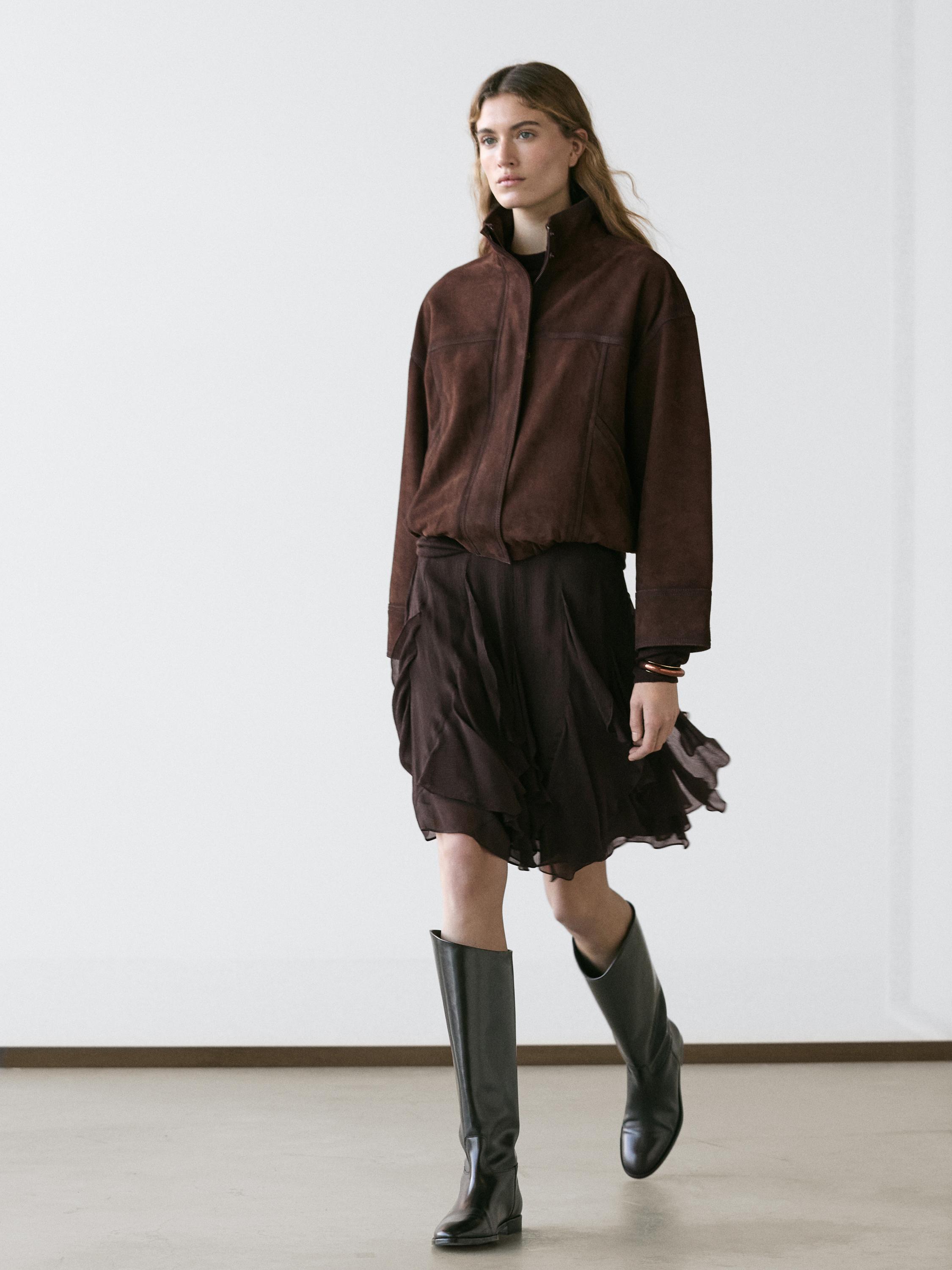 Asymmetric skirt with ruffles